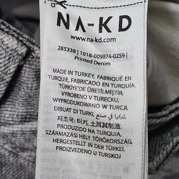 NA-KD Printed Grey Wide Leg Jeans SZ 32 Grunge - Picture 13 of 15
